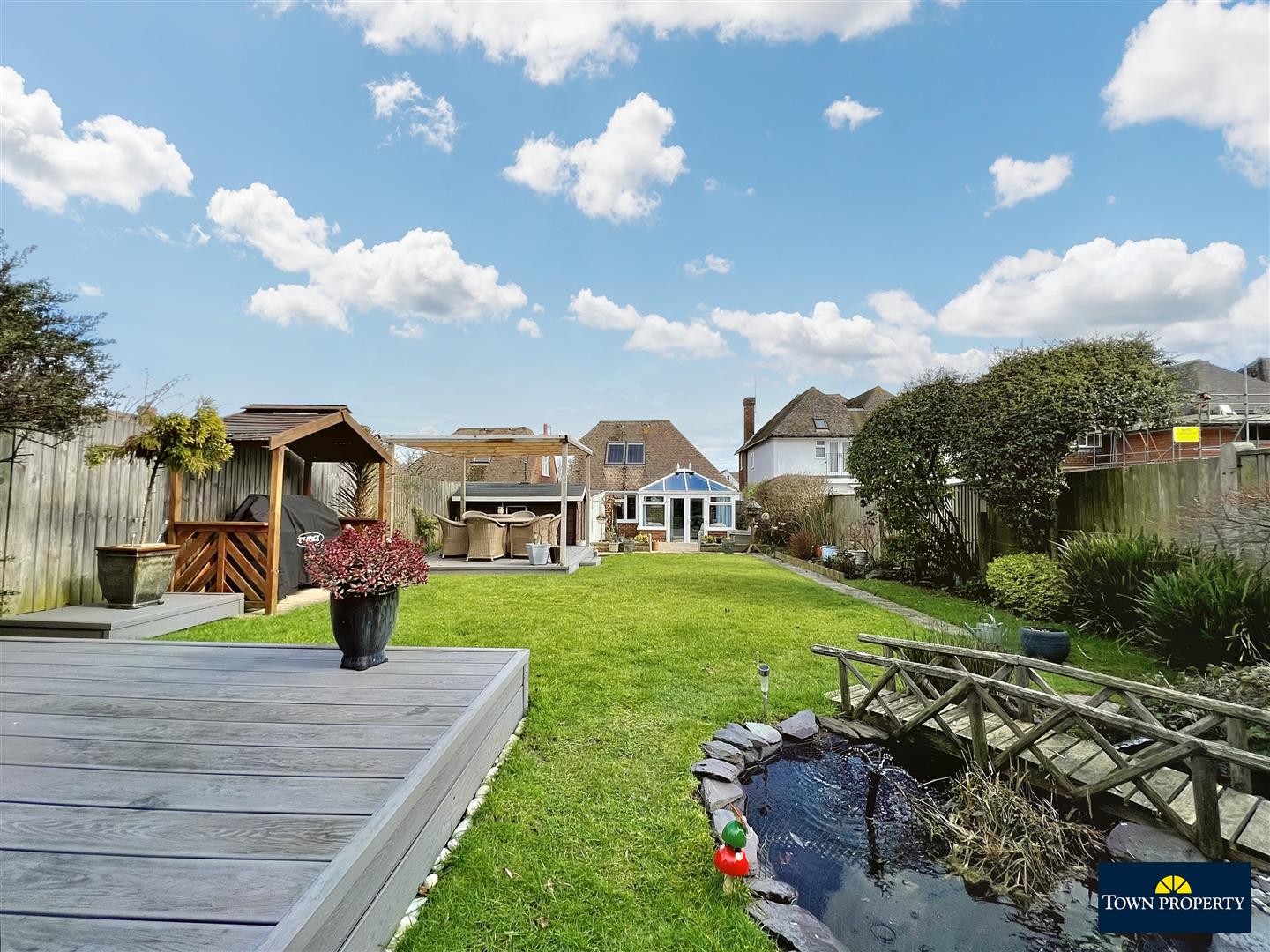 Property Details for Willingdon Park Drive Eastbourne East Sussex BN22 0DB Town Property